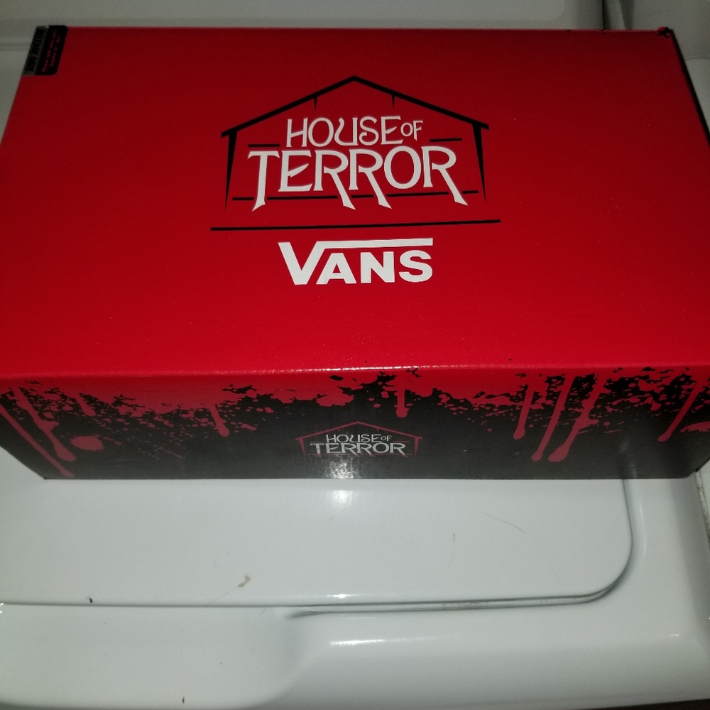 Van horror worn once.